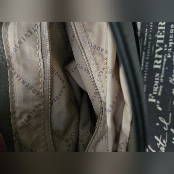 COPY - Steve Madden Olive Shoulder Bag with Pink Interior - Picture 5 of 6